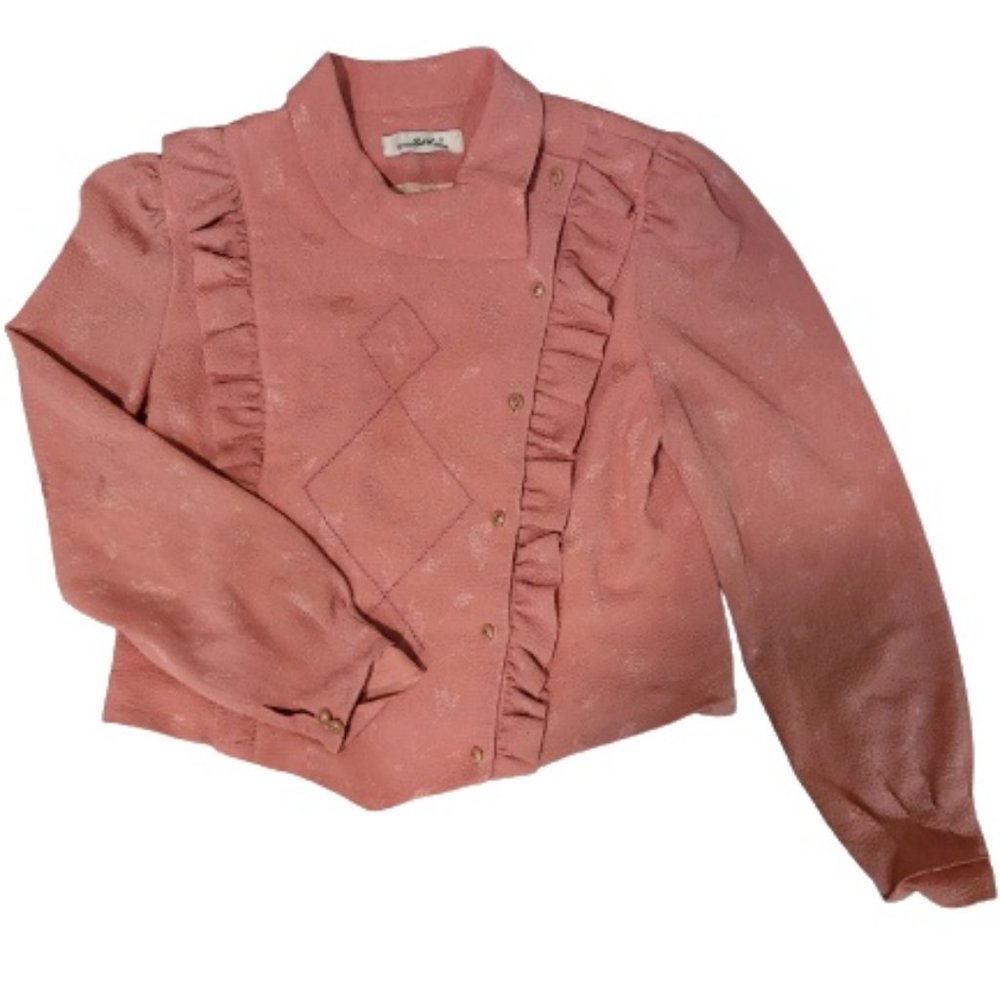 pink blouse